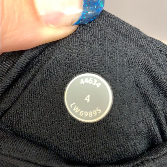 Lululemon wide leg capris in black, size 4 - Picture 6 of 6